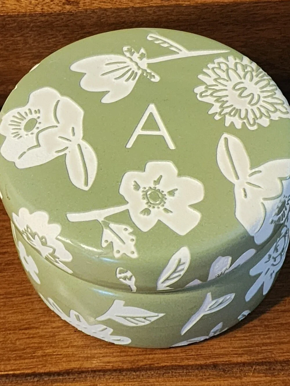 Anthropologie Trinket BoxMasey Monogram “A” Floral Powder Box Green White 3.5